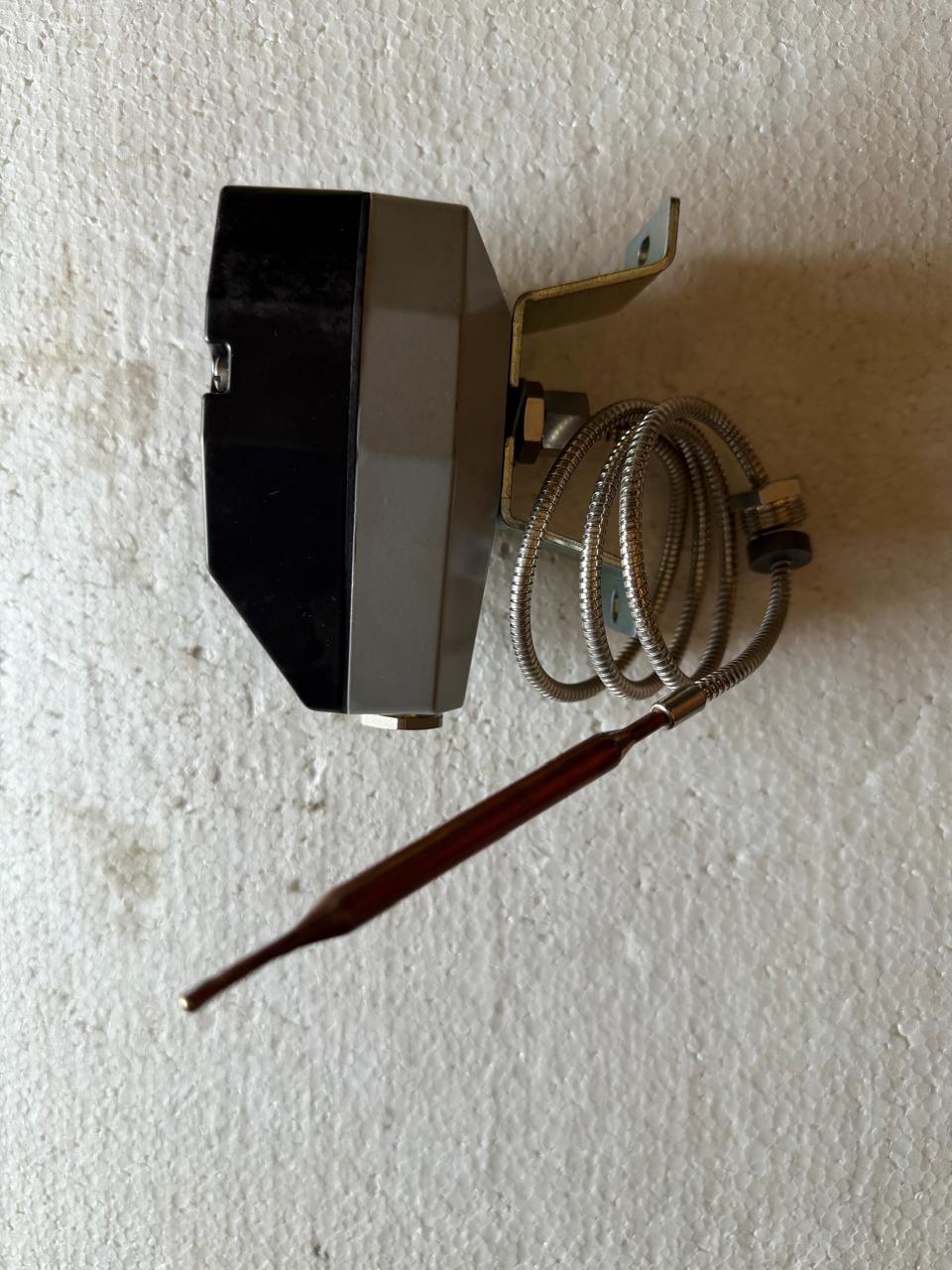 Trafag Temperature Switch - Image 8