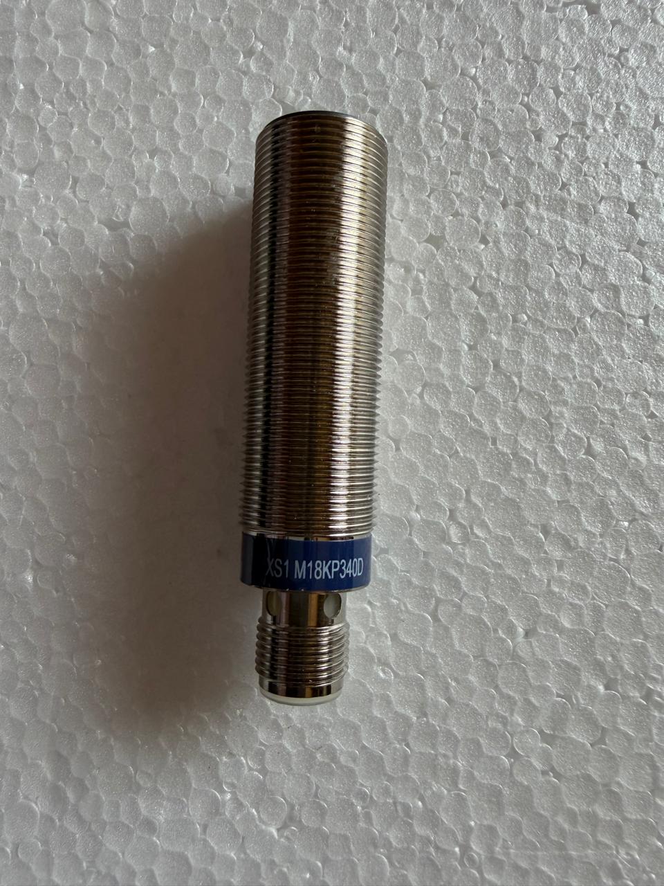 Telemecanique Xs1 M18KP340D Proximity Switch - Image 5