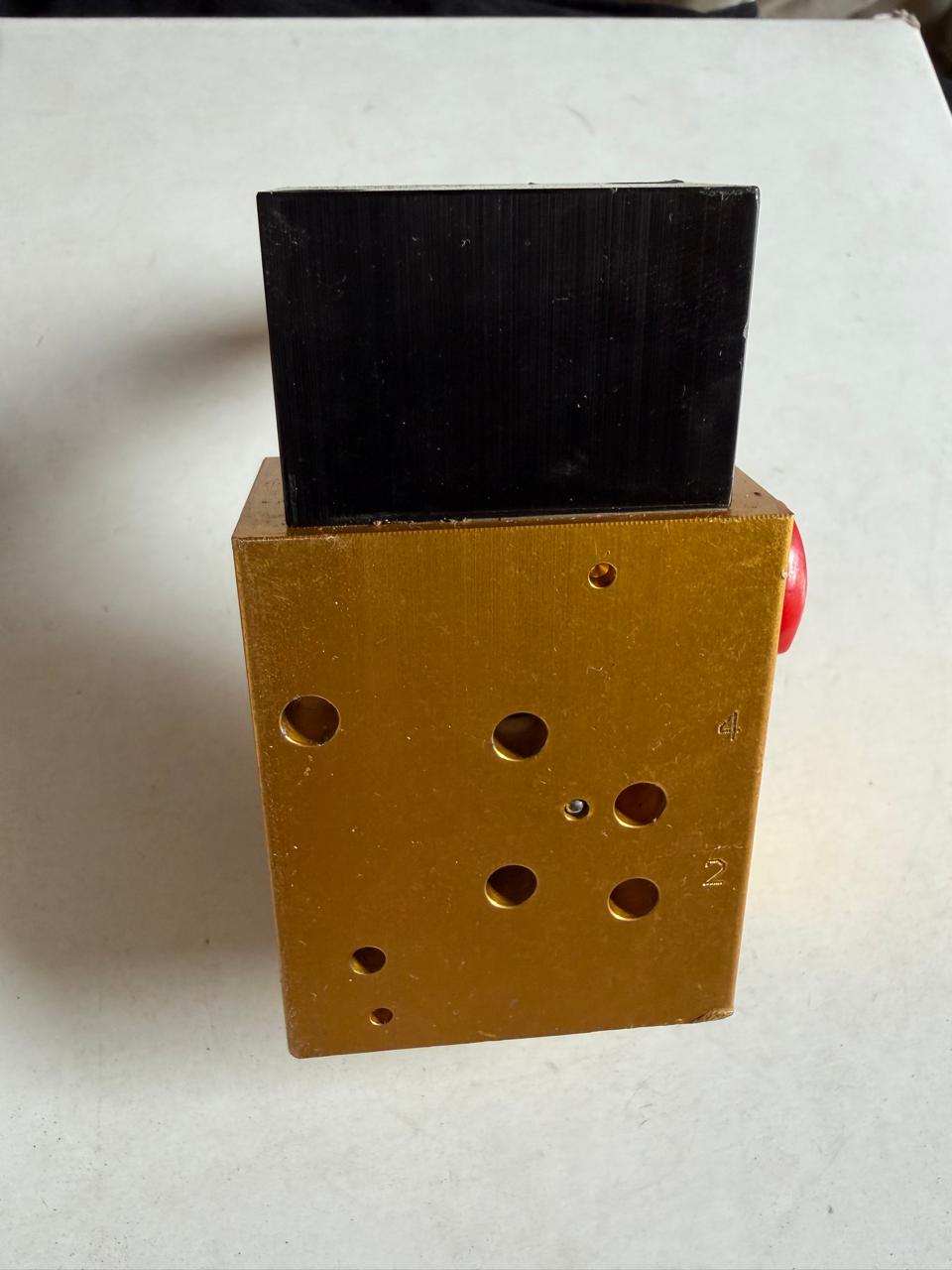 Parker 341L9598 Solenoid Valve - Image 2