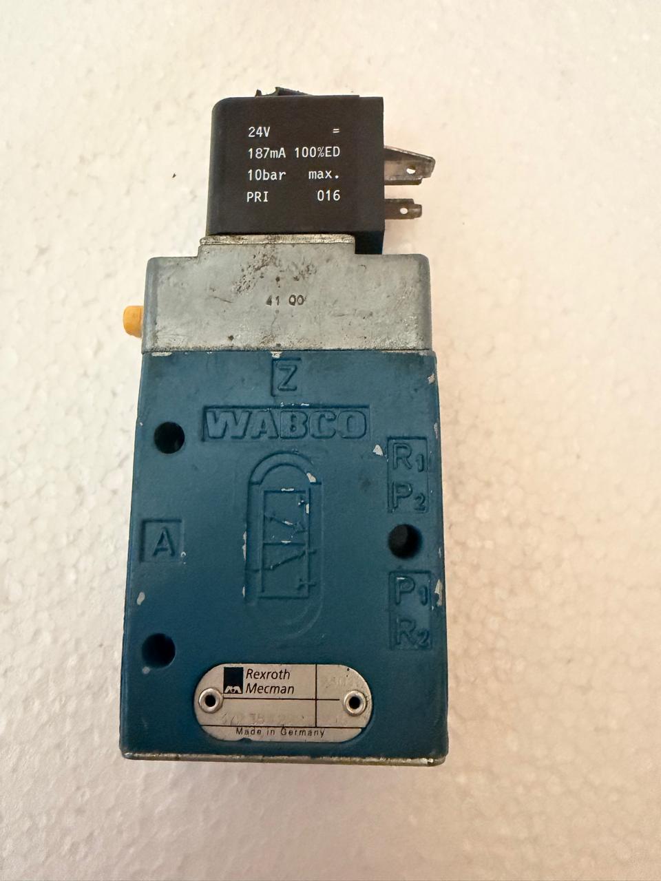 Rexroth Wabco 3723542220 Pneumatic Directional Valve