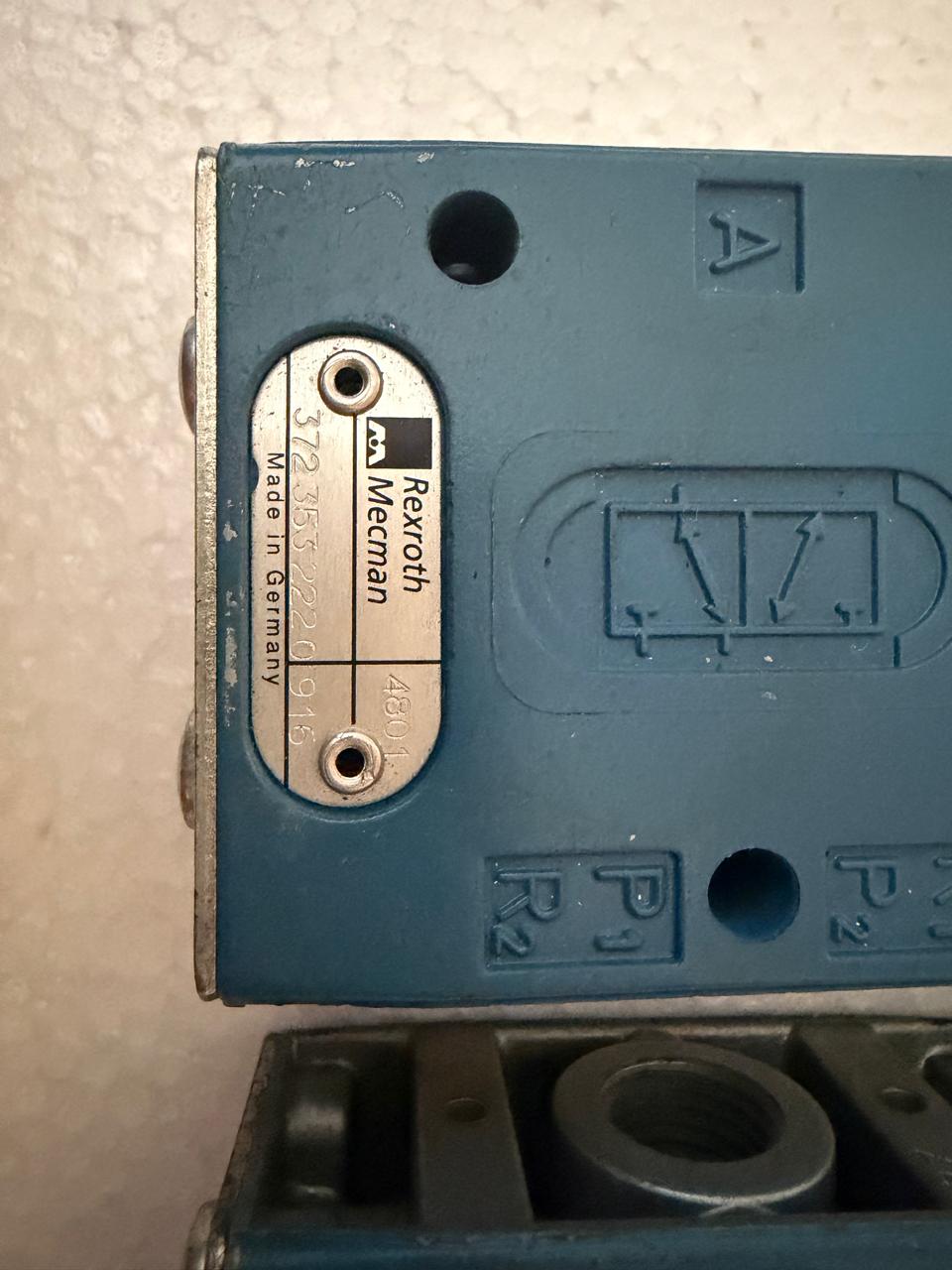Rexroth Wabco 3723542220 Pneumatic Directional Valve - Image 3