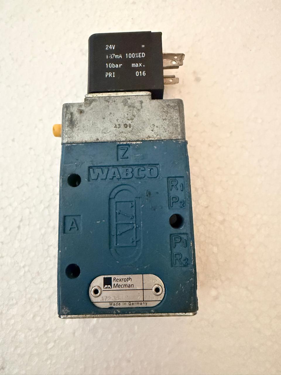 Rexroth Wabco 3723542220 Pneumatic Directional Valve - Image 7